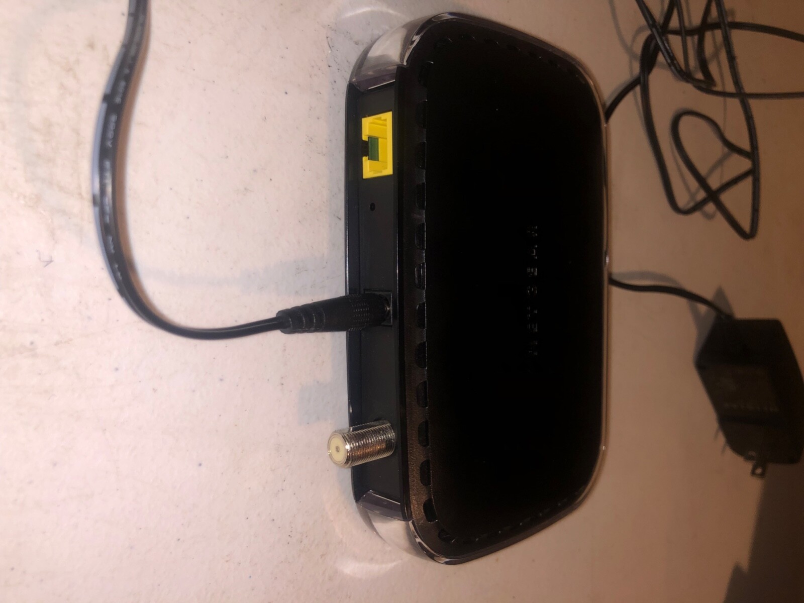 Netgear DOCSIS 30 (CM400-100NAS) 340 Mbps Black Used But Work Refund If Useless