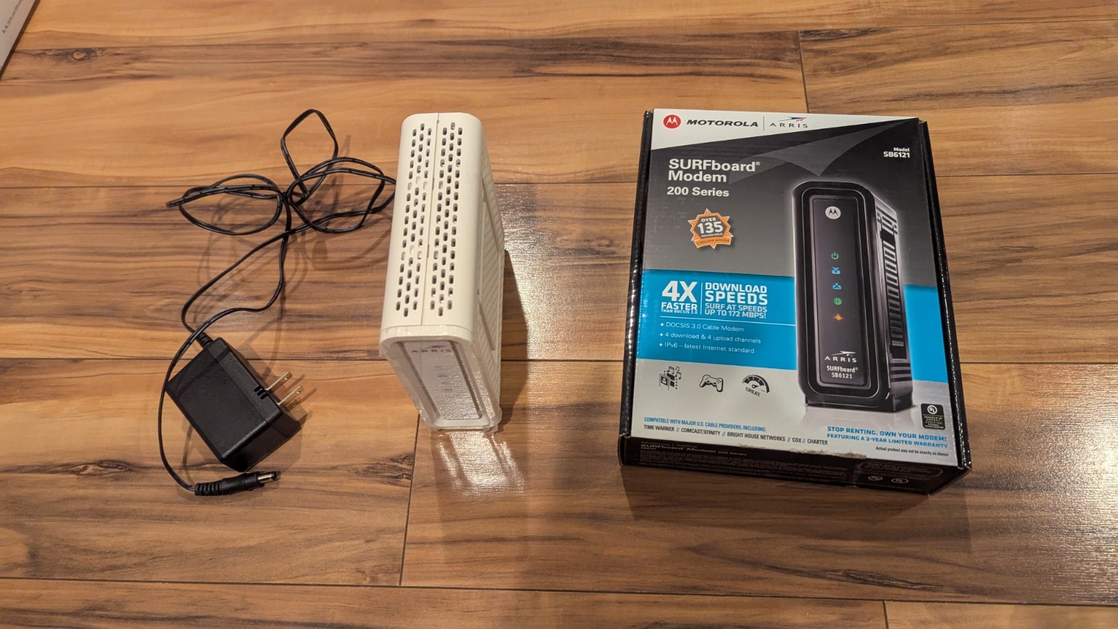 ARRIS SB8200 Surfboard DOCSIS 3.1 Cable Modem White with Coax and Connectors