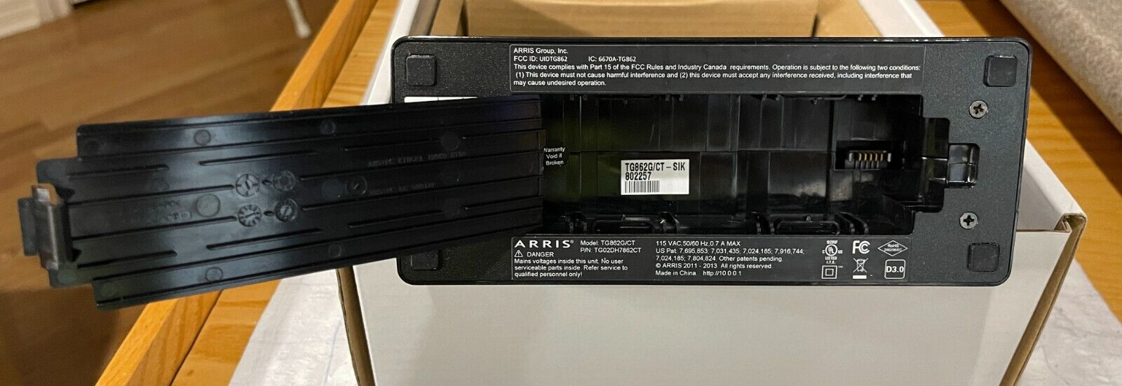 XFINITY ARRIS TG862G-CT DOCSIS 3.0 GATEWAY MODEM & WIRELESS ROUTER READ DESCRIP