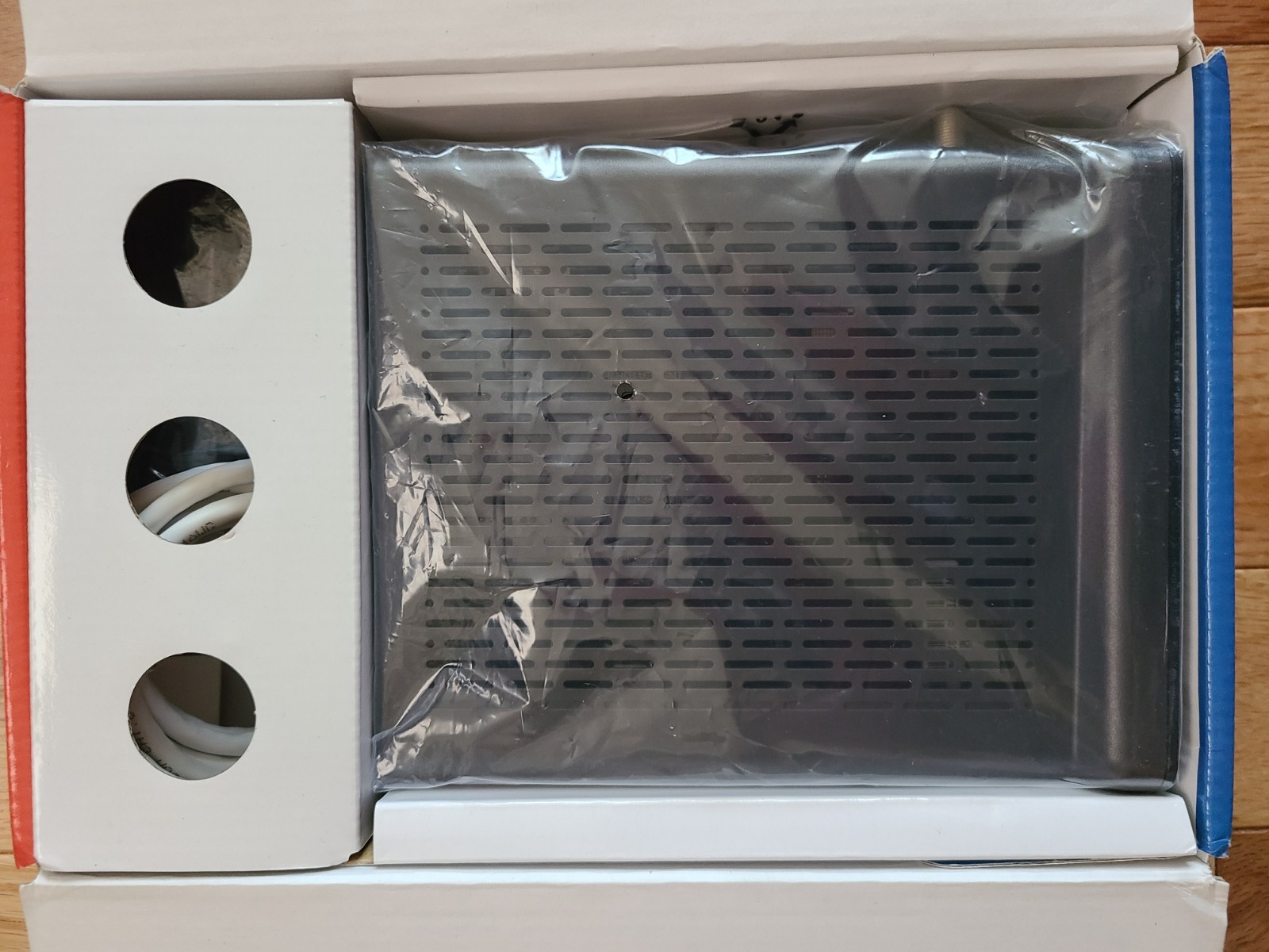 ARRIS Surfboard DOCSIS 3.1 Cable Modem – T25 OPEN BOX
