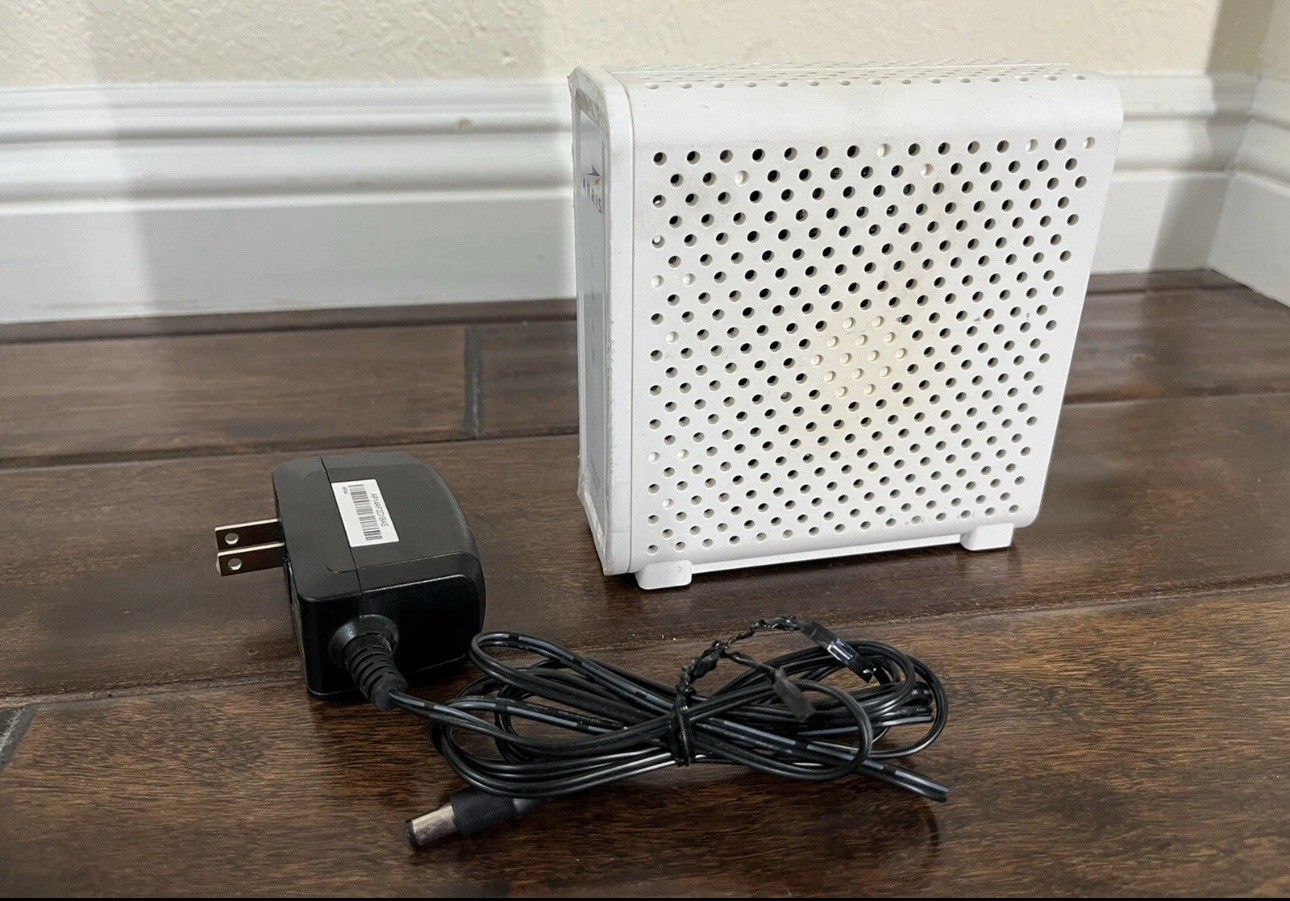 ARRIS SB6183 SURF board 16 x 4 686 Mbps DOCSIS Speed 3.0 Cable Modem White