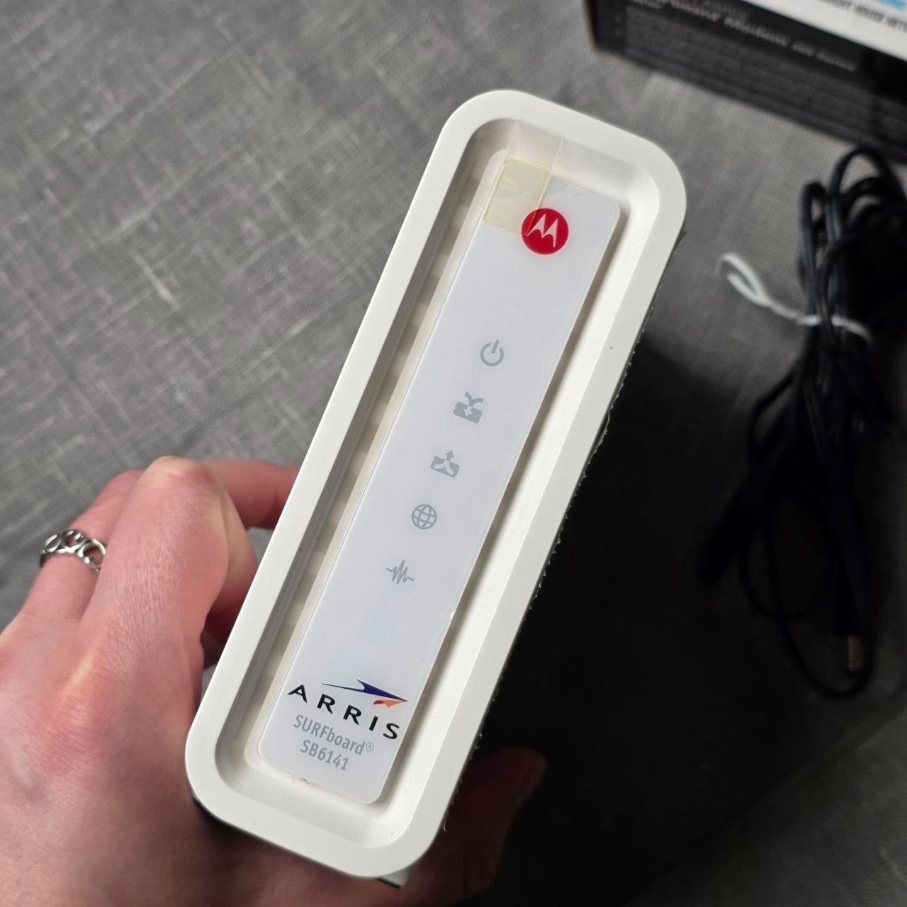 NEW Motorola Arris Surfboard Modem 400 Series Model SB6141
