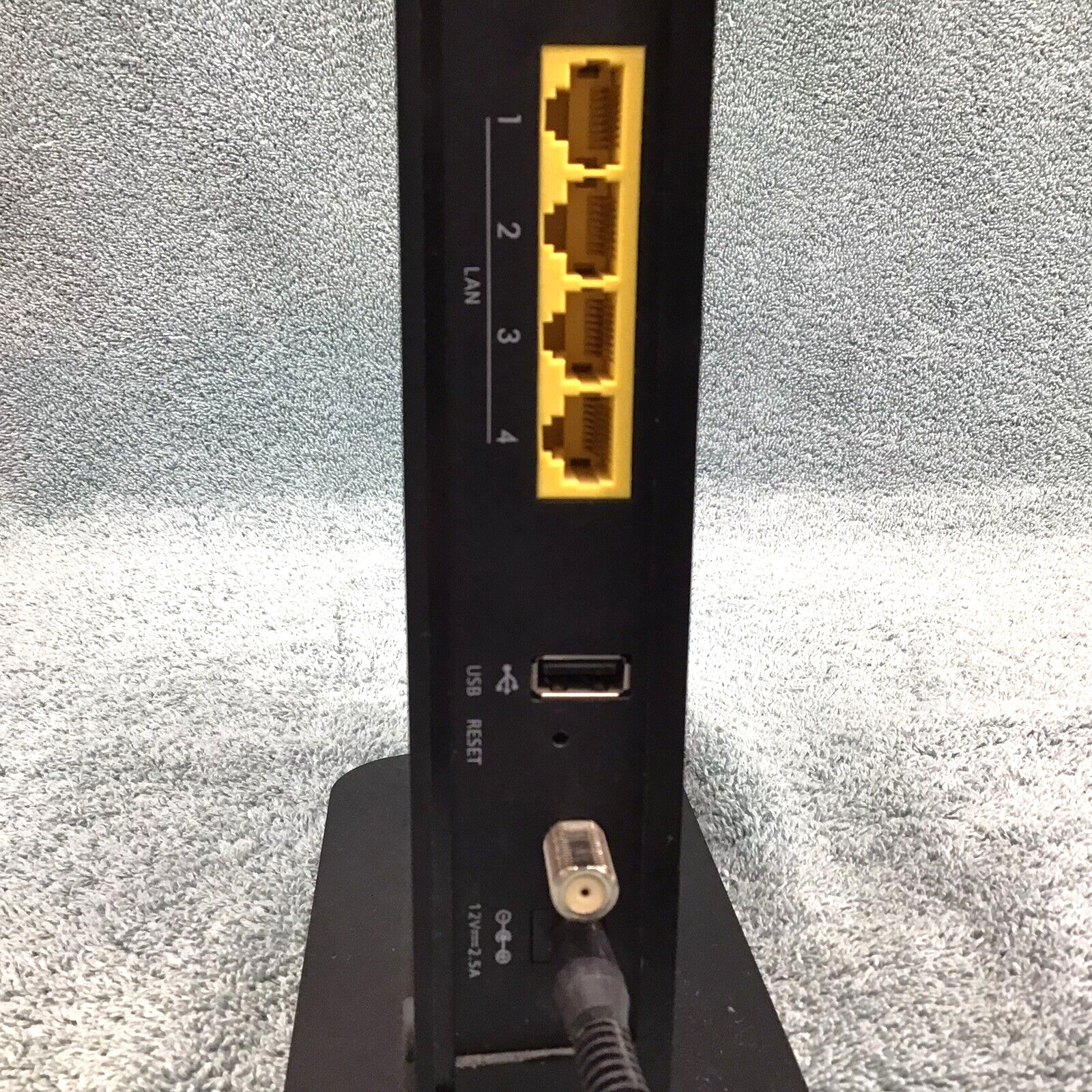 Netgear DOCSIS 3.0 WiFi Modem Router Combo USB N450 CG3000Dv2 Wireless Tested