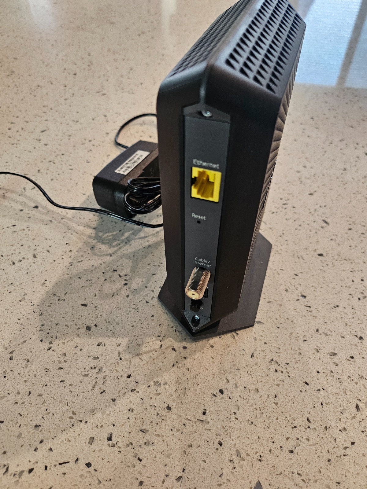 NETGEAR CM700 High Speed Cable Modem, 1.4Gbps, DOCSIS 3.0, Used, works great !