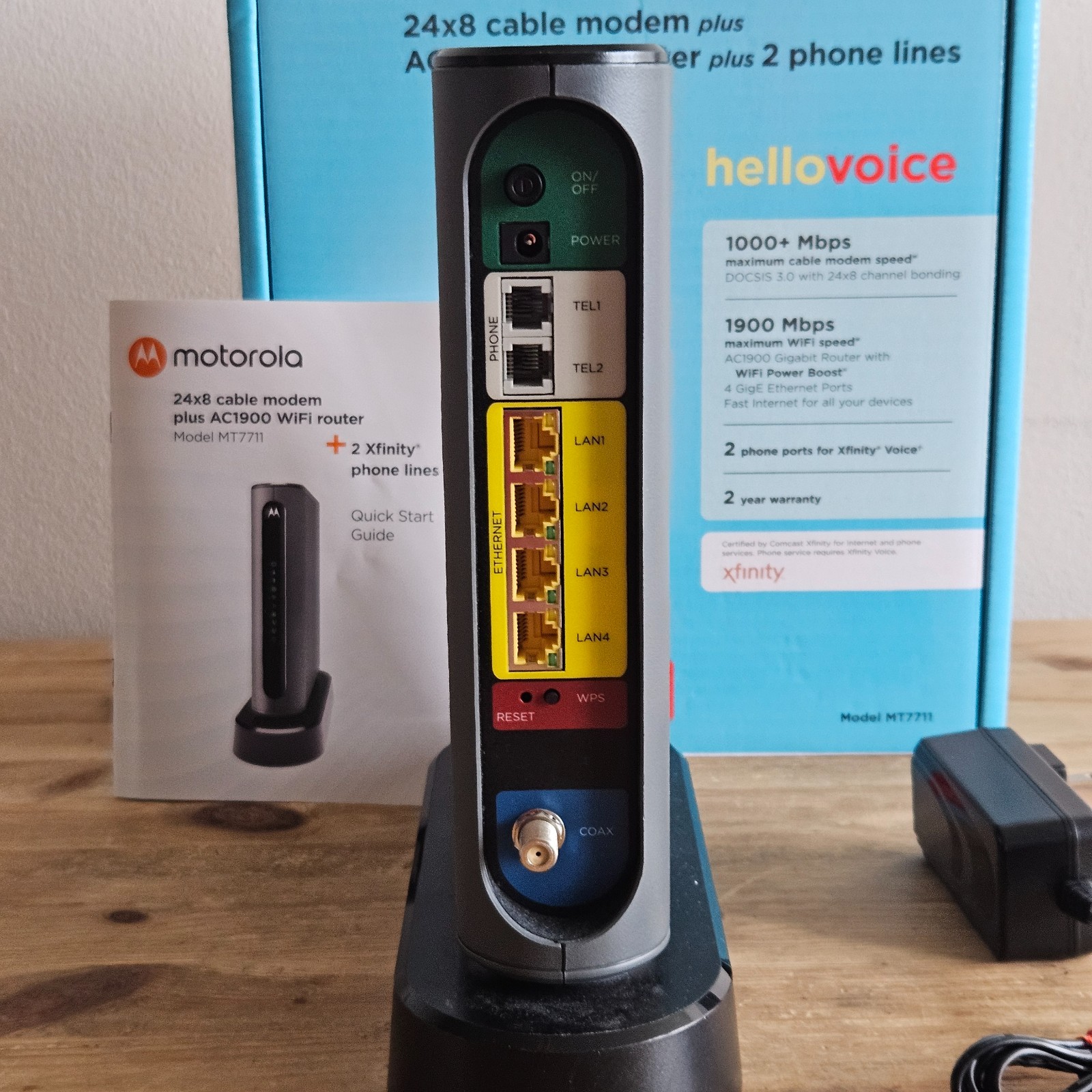 Motorola MT7711 24X8 Cable Modem and AC1900 Dual Band Wi-Fi Gigabit Router USED