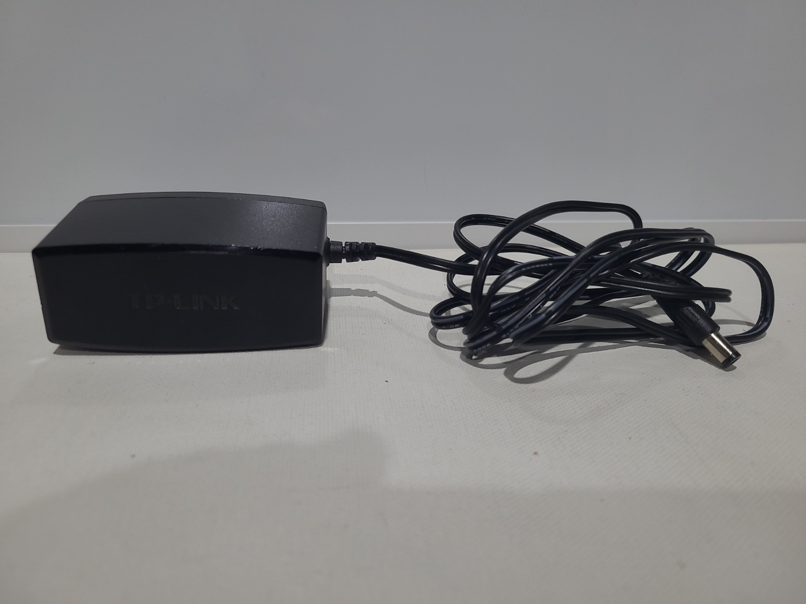 TP-Link TC-W7960 DOCSIS 3.0 Cable Modem Wireless N Router 300Mbps Xfinity