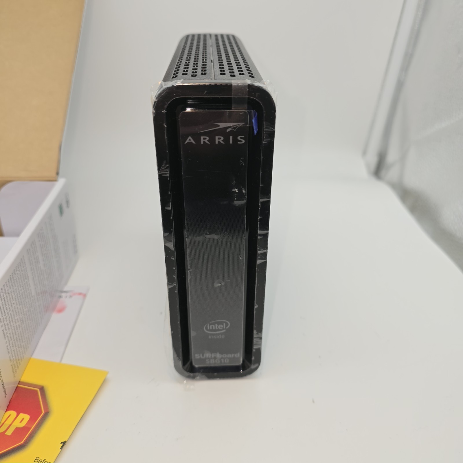 ARRIS SURFboard SBG10 DOCSIS3.0 16×4 Gigabit Cable Modem & Router AC1600Mbps