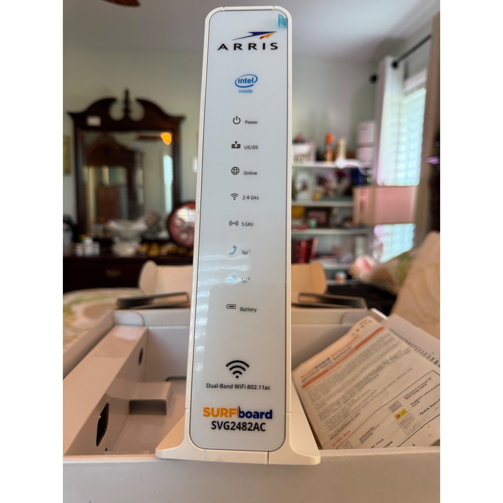 ARRIS SURFboard SVG2482AC Dual Band WiFi 802.11ac Cable Modem Router Gateway