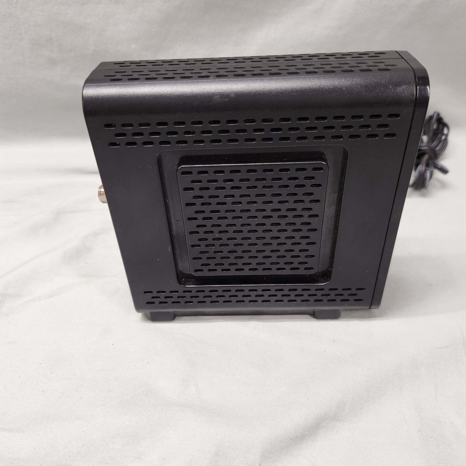 ARRIS SURFboard Cable Modem Router w/ Power Cable – Model SB6121 – Black