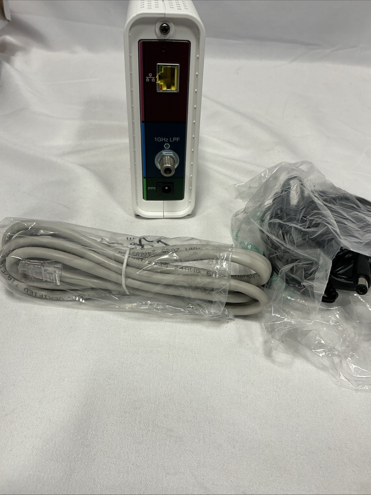 ARRIS Surfboard SB6190-RB DOCSIS 3.0 Cable Modem, White