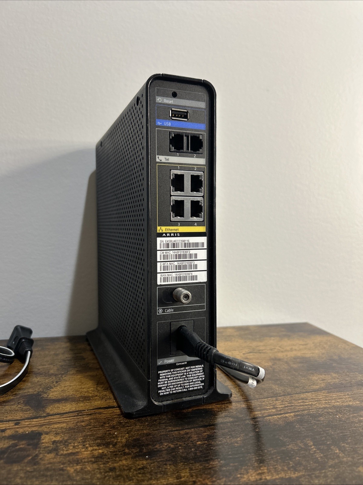 Xfinity Arris Model TG862G/CT Cable Modem and WiFi Router