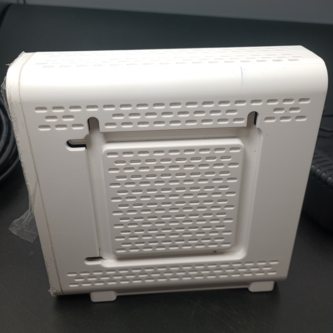 ARRIS SURFboard SB6190 DOCSIS 3.0 Cable Modem READ & SEE PHOTOS