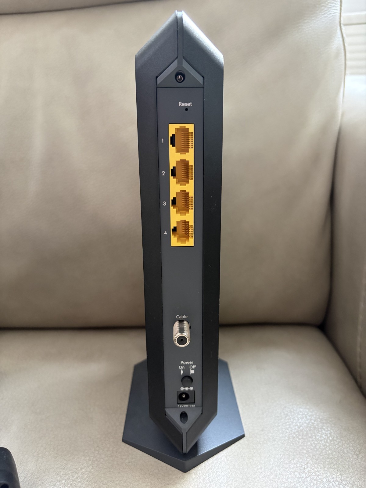 NETGEAR Nighthawk CM1200-100NAS DOCSIS 3.1 Cable Modem Pre-Owned Excellent Cond.