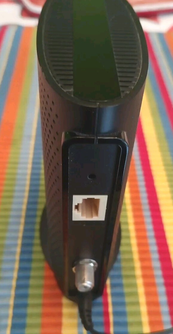 TP-LINK Modem Model TC-7610 DOCSIS 3.0 w/Power Supply, Coax & LAN Cables