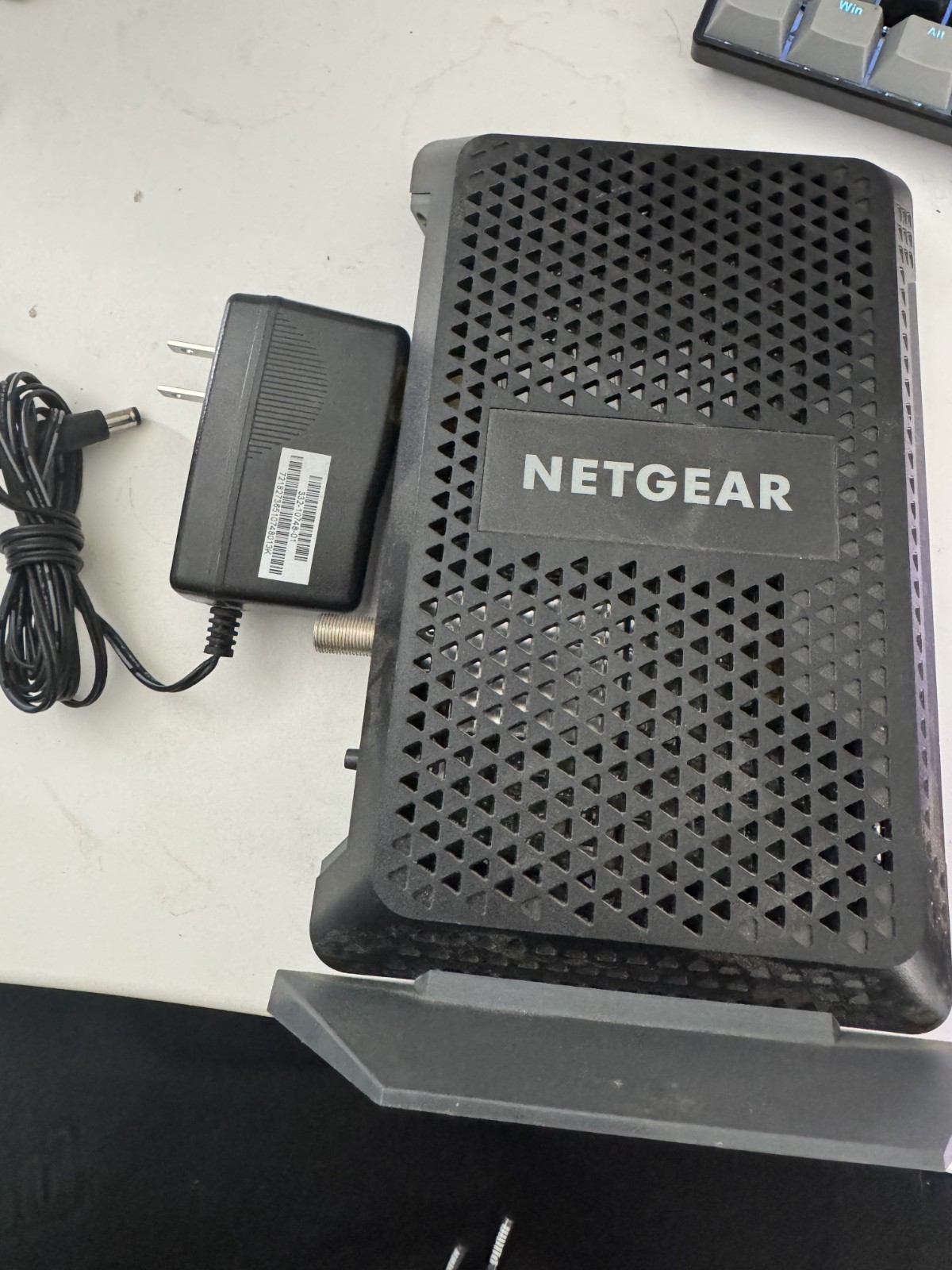 NETGEAR CM600 Cable Modem DOCSIS 3.0 24×8 – Up to 960Mbps – Works Great