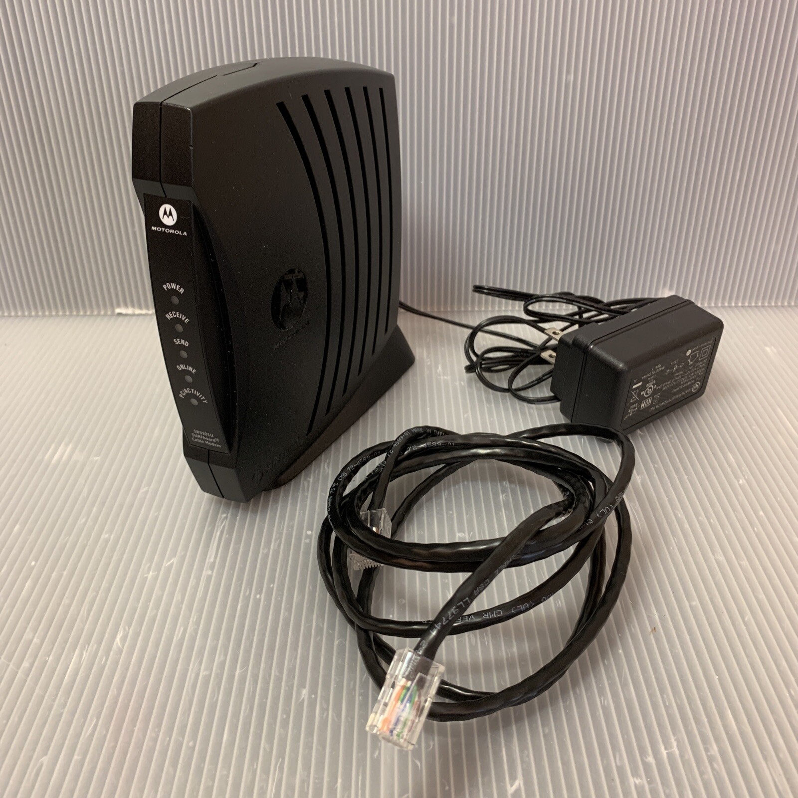 Motorola SURFboard SB5101U (563452-001-00) Cable Modem w/ Power & Network Cables