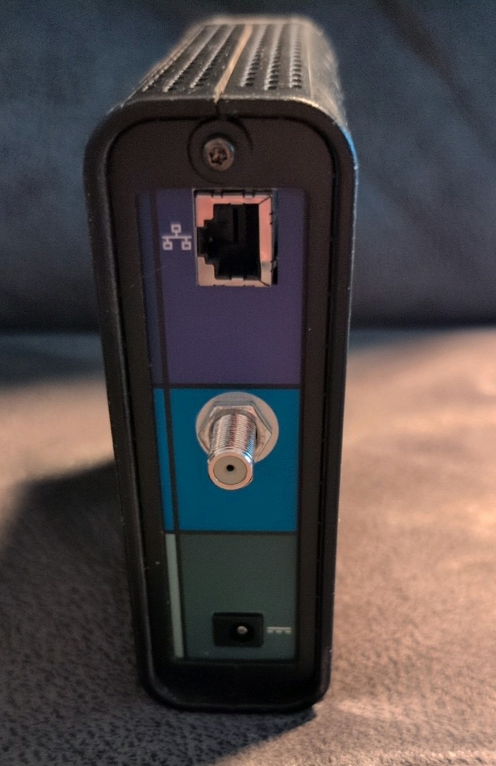 Arris SURFboard SB6121 No Cables, Device Only