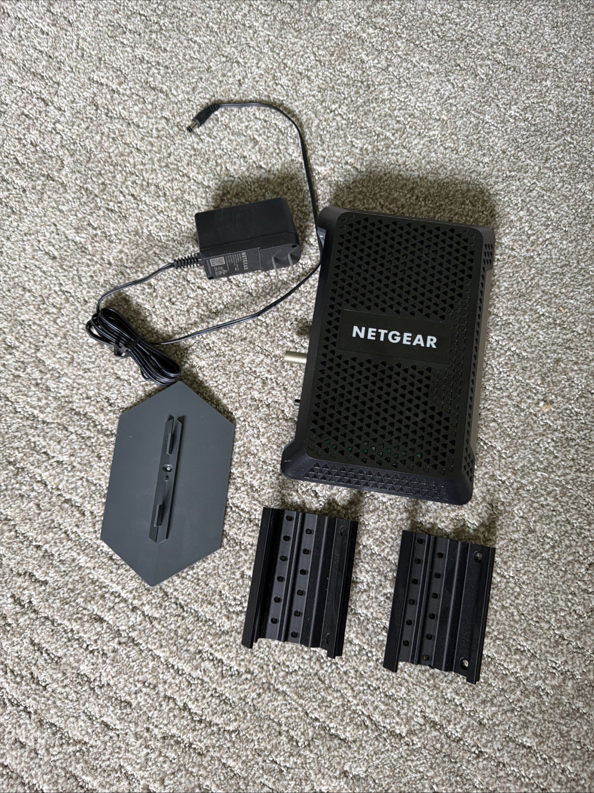 Netgear CM1000 With 3D Printed Wall Mount. Never Used.