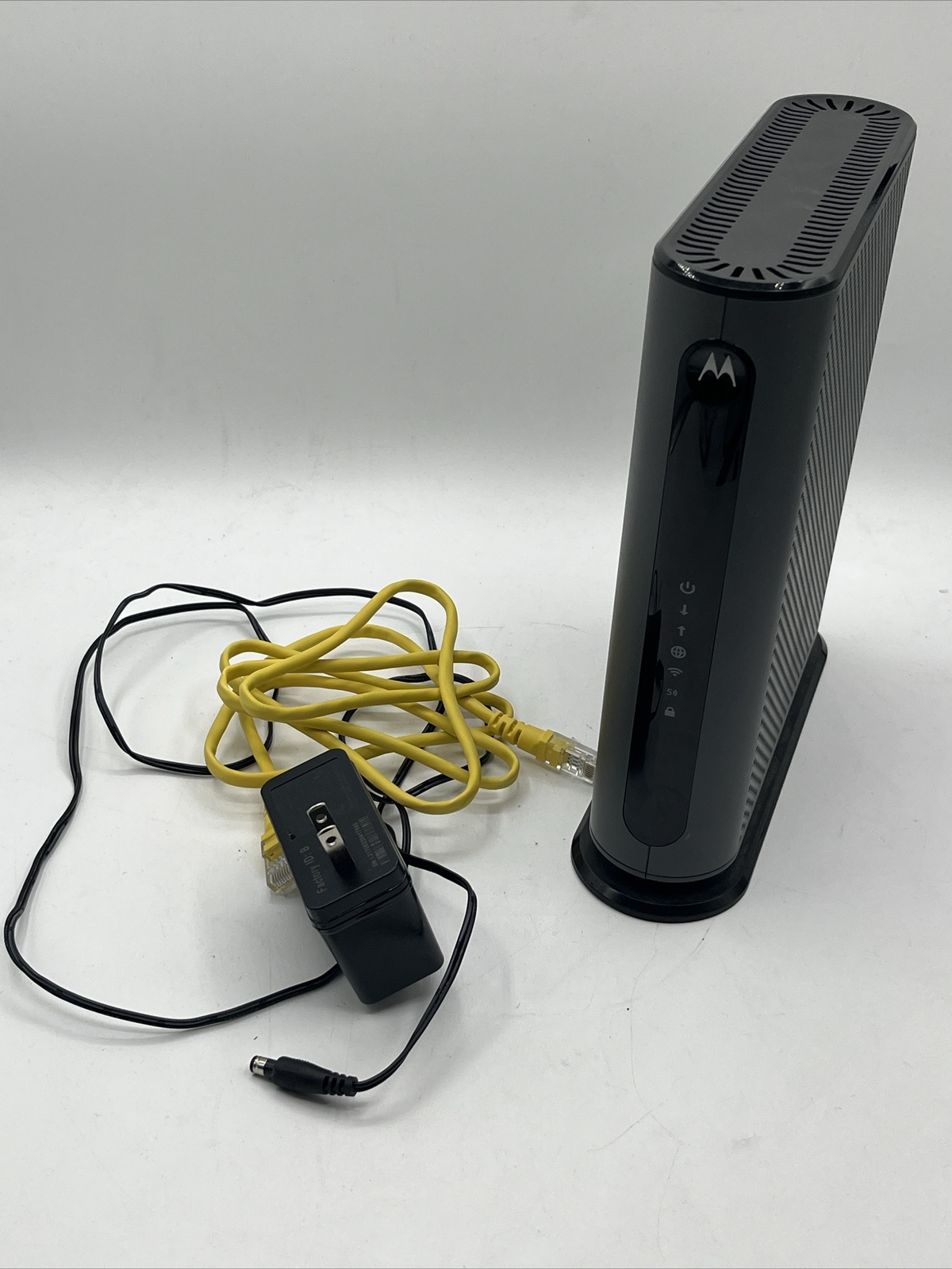 Motorola MG7540-10 16×4 Cable Modem – Black