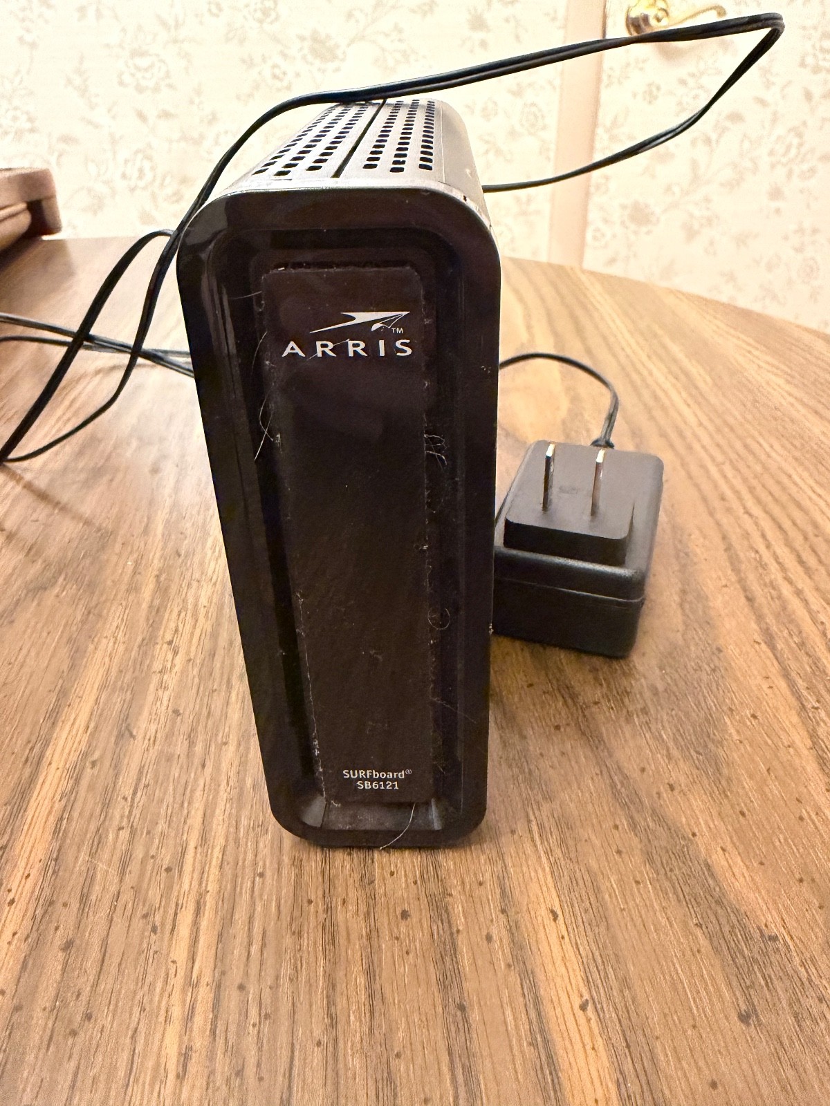 ARRIS SB6121 DOCSIS 3.1 Ultra Fast Cable Modem Black W/ Power Cord