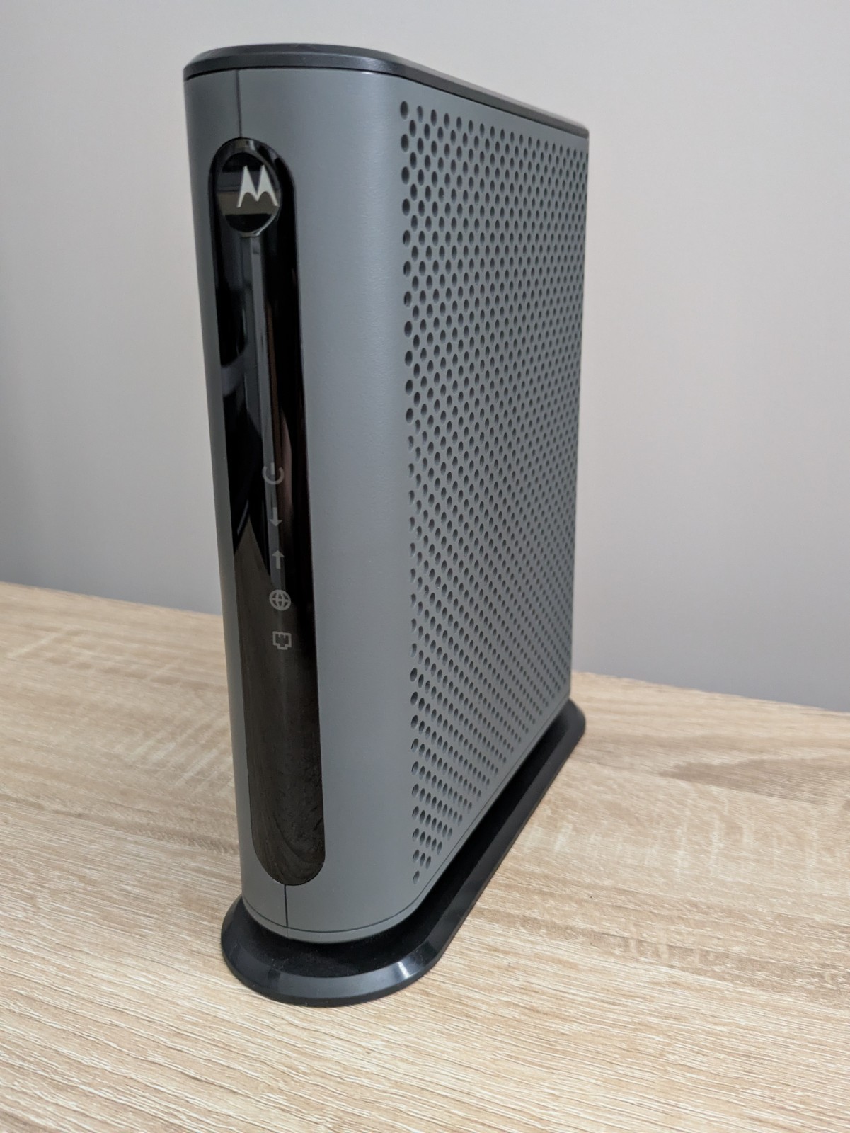 Motorola MB7621 DOCSIS 3.0 Cable Modem (1000 Mbps)