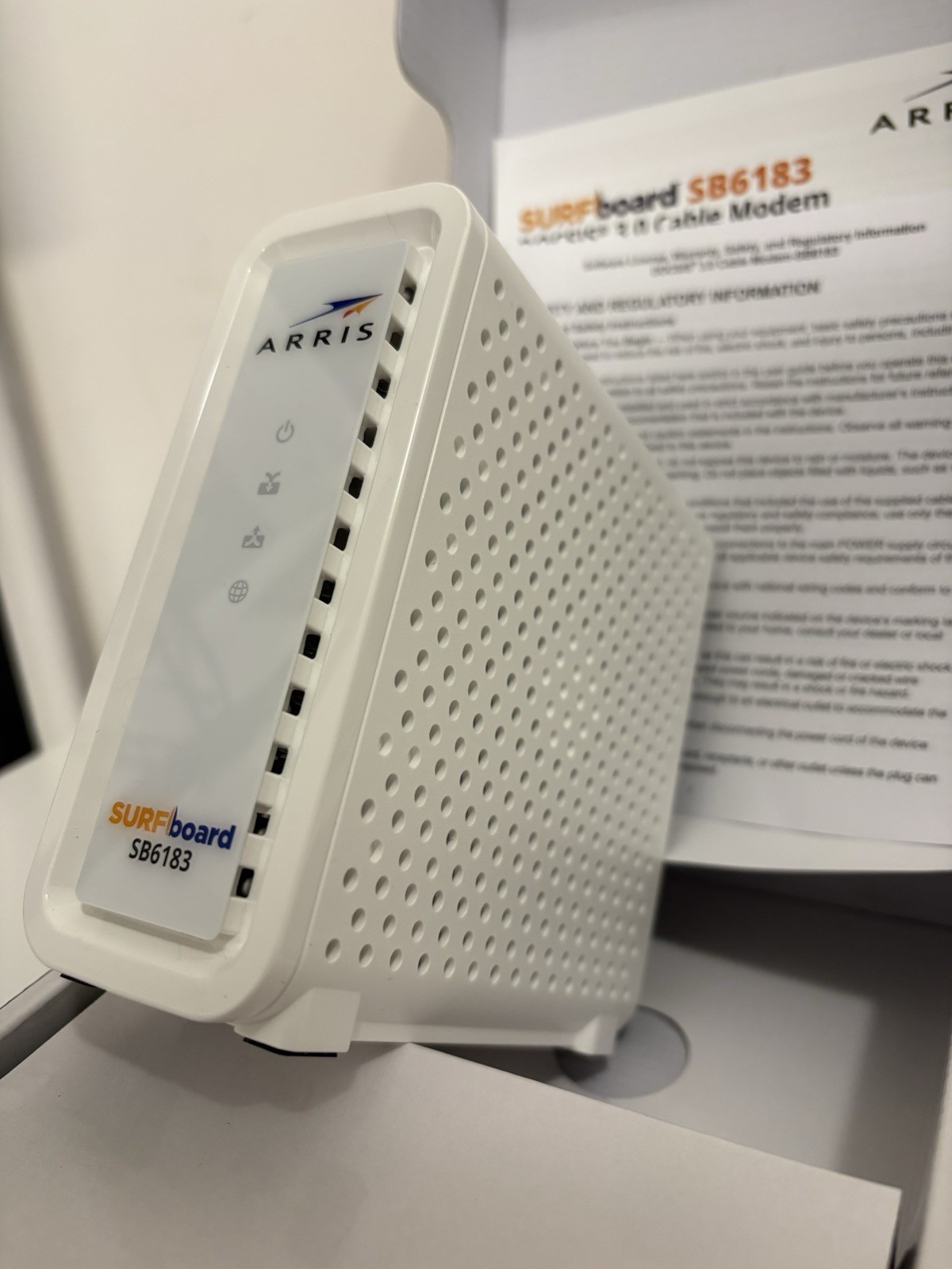 Arris Surfboard SB6183 686 Mbps 16×4 DOCSIS Cable Modem, White, Appears New