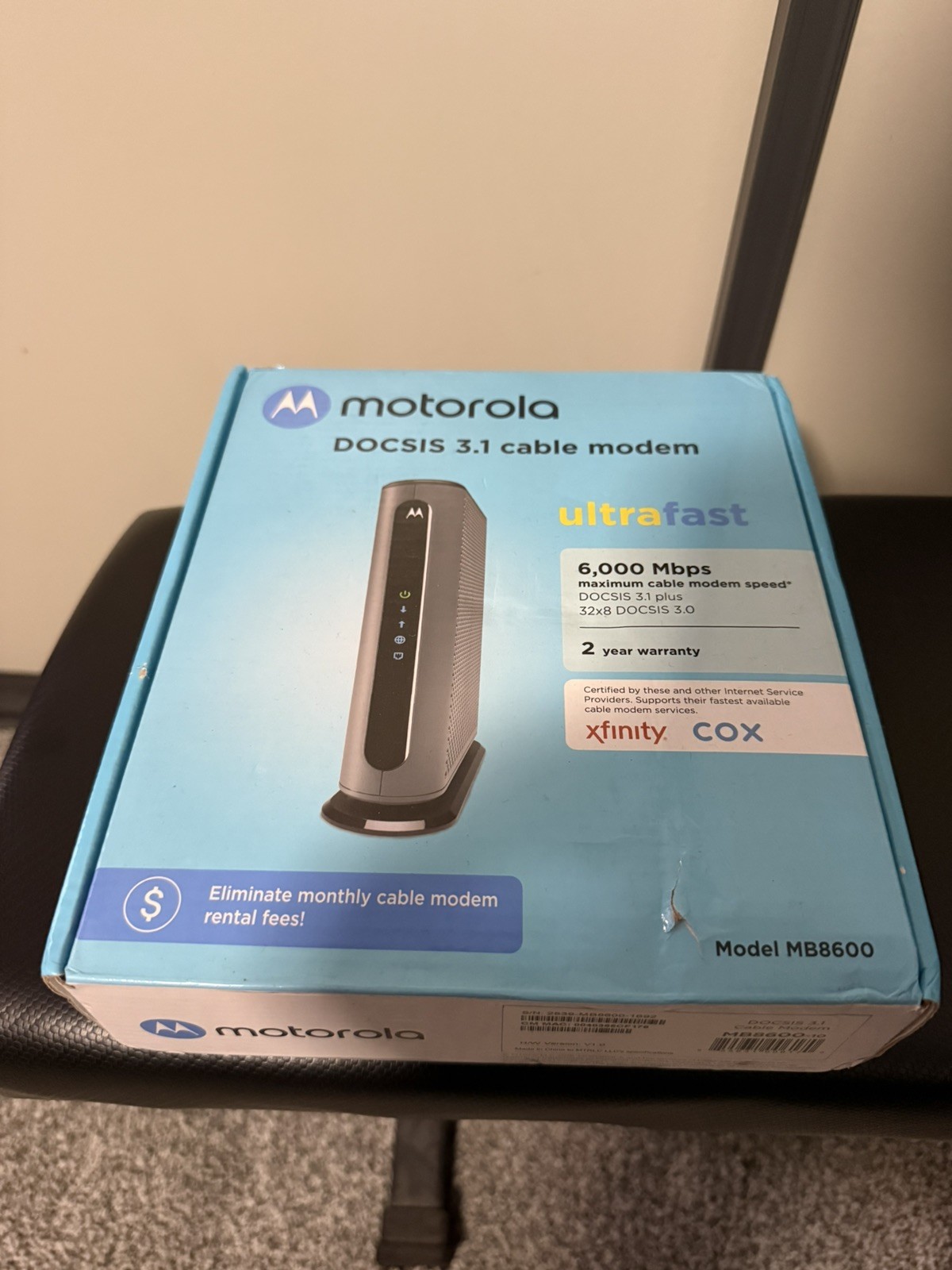 Motorola MB8600 DOCSIS 3.1 Cable Modem – Black/Grey