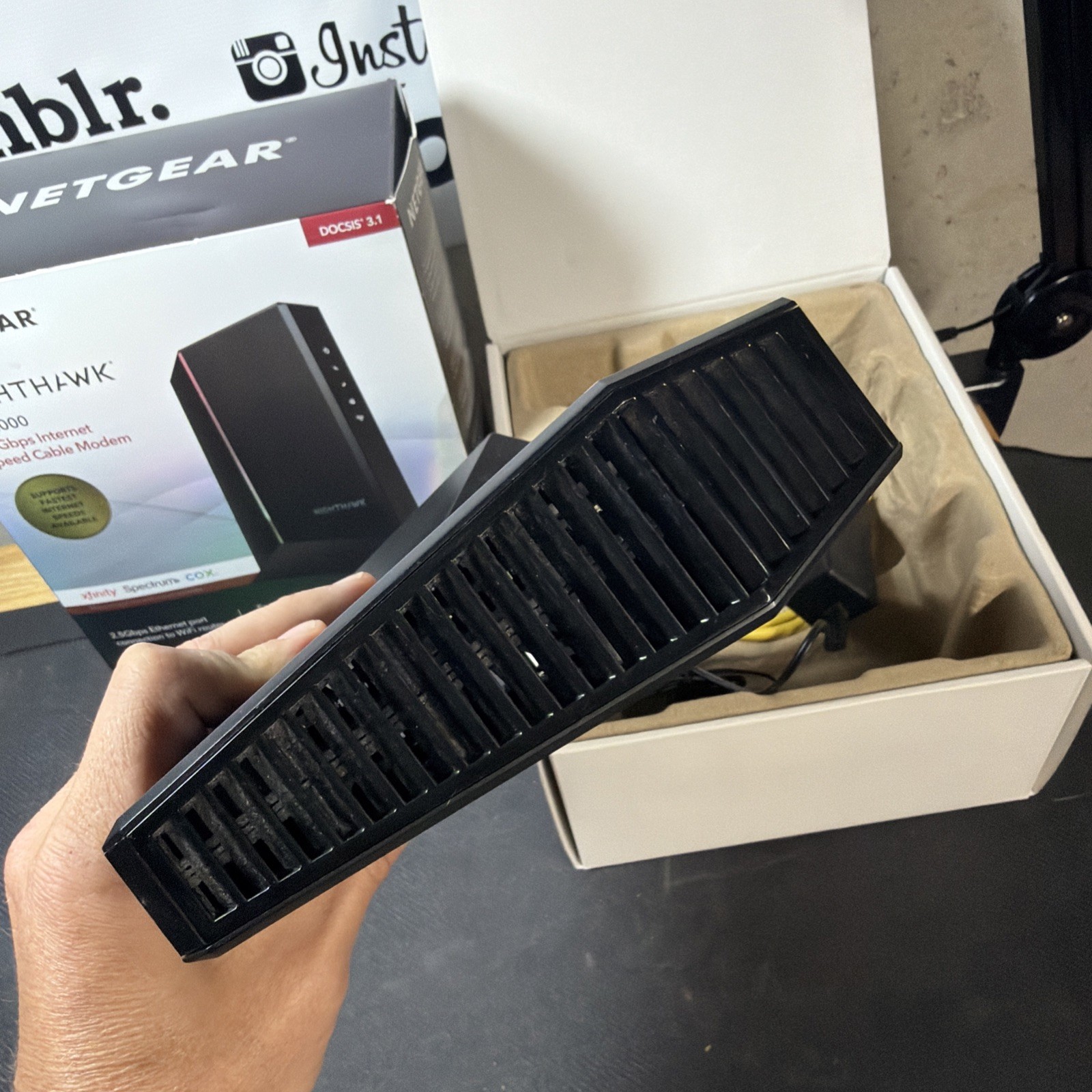 NETGEAR Nighthawk CM2000 DOCSIS 3.1 Multi-Gig 2.5Gbps Cable Modem USA SHIP!