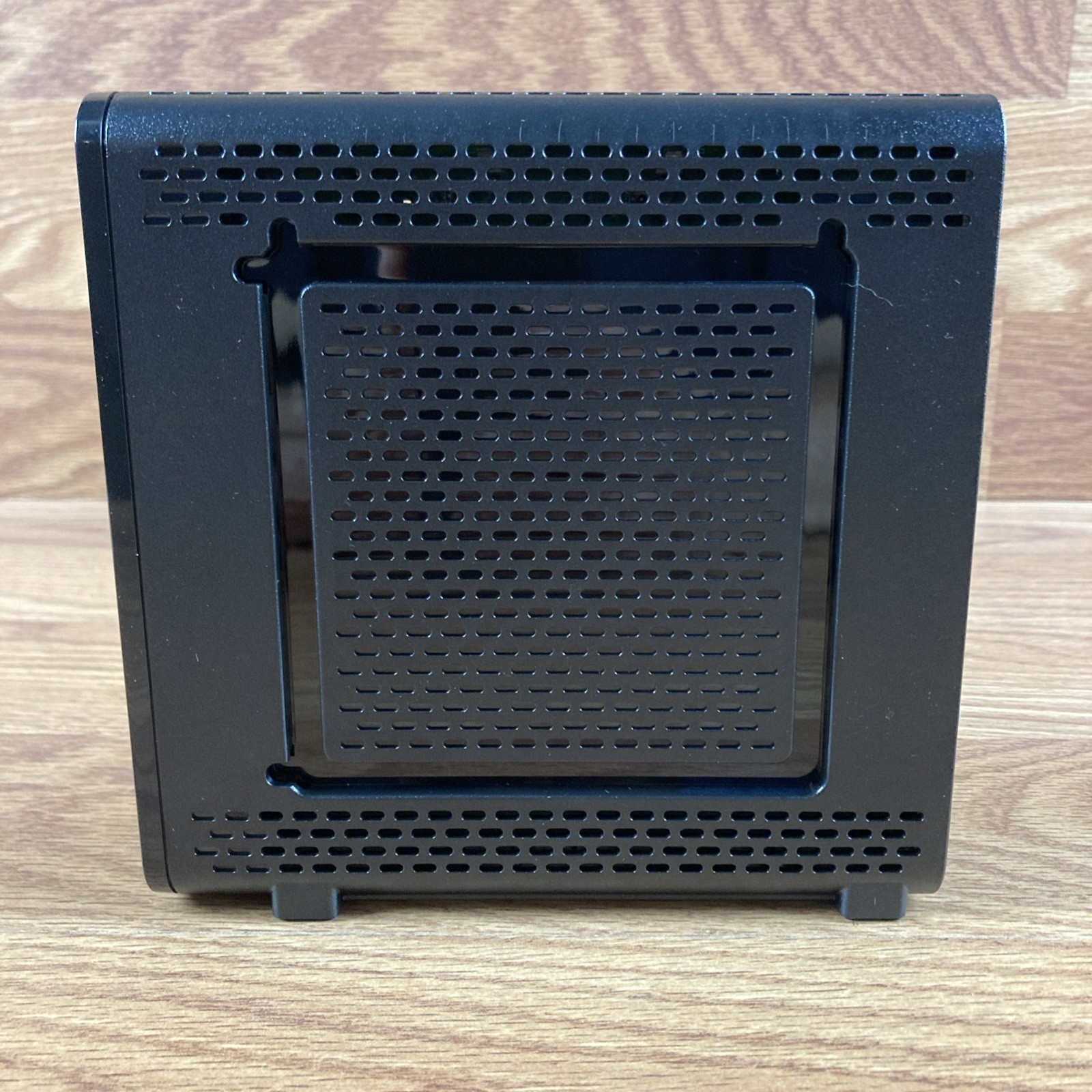 ARRIS SURFboard SBG10 DOCSIS 3.0 Cable Modem & AC1600 Dual Band Wi-Fi Router