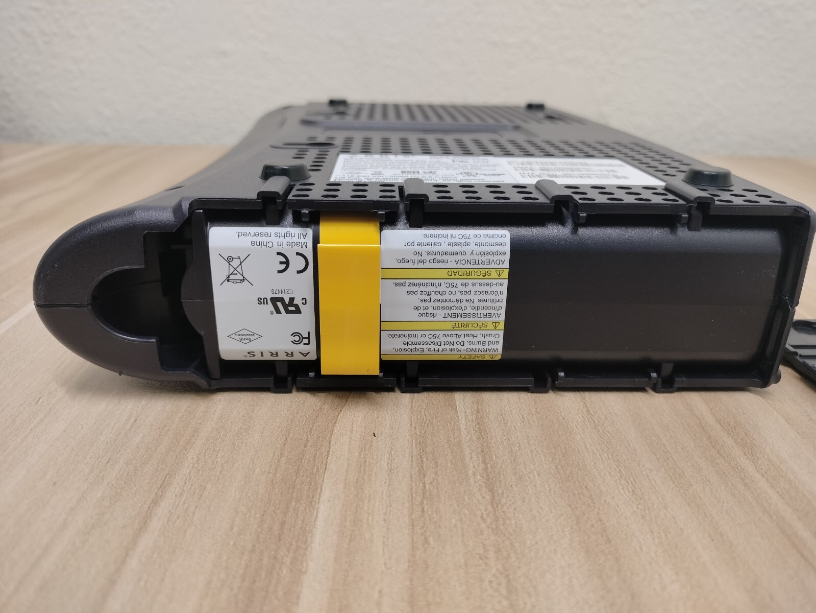 Arris TM604G Touchstone Telephony Cable Modem (TM04AHDG6) w/ Power Cord