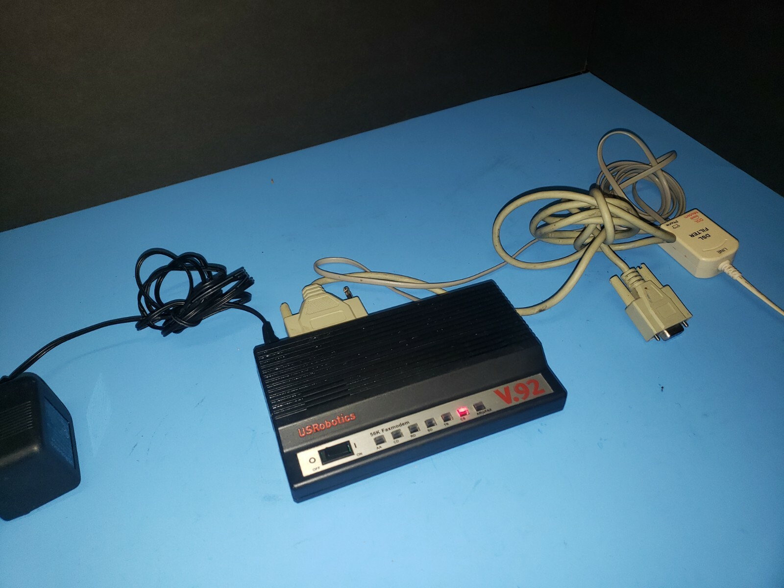 USRobotic 5686G V.92 External Faxmodem w/ OEM plug, DSL line filter + serial
