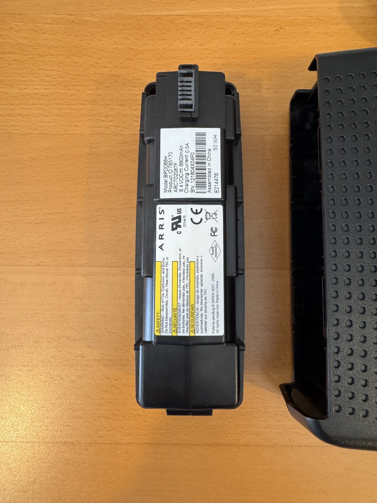 Arris TM804G Telephony Cable Modem + Power Adapter + Arris BPD066H Backup Batter