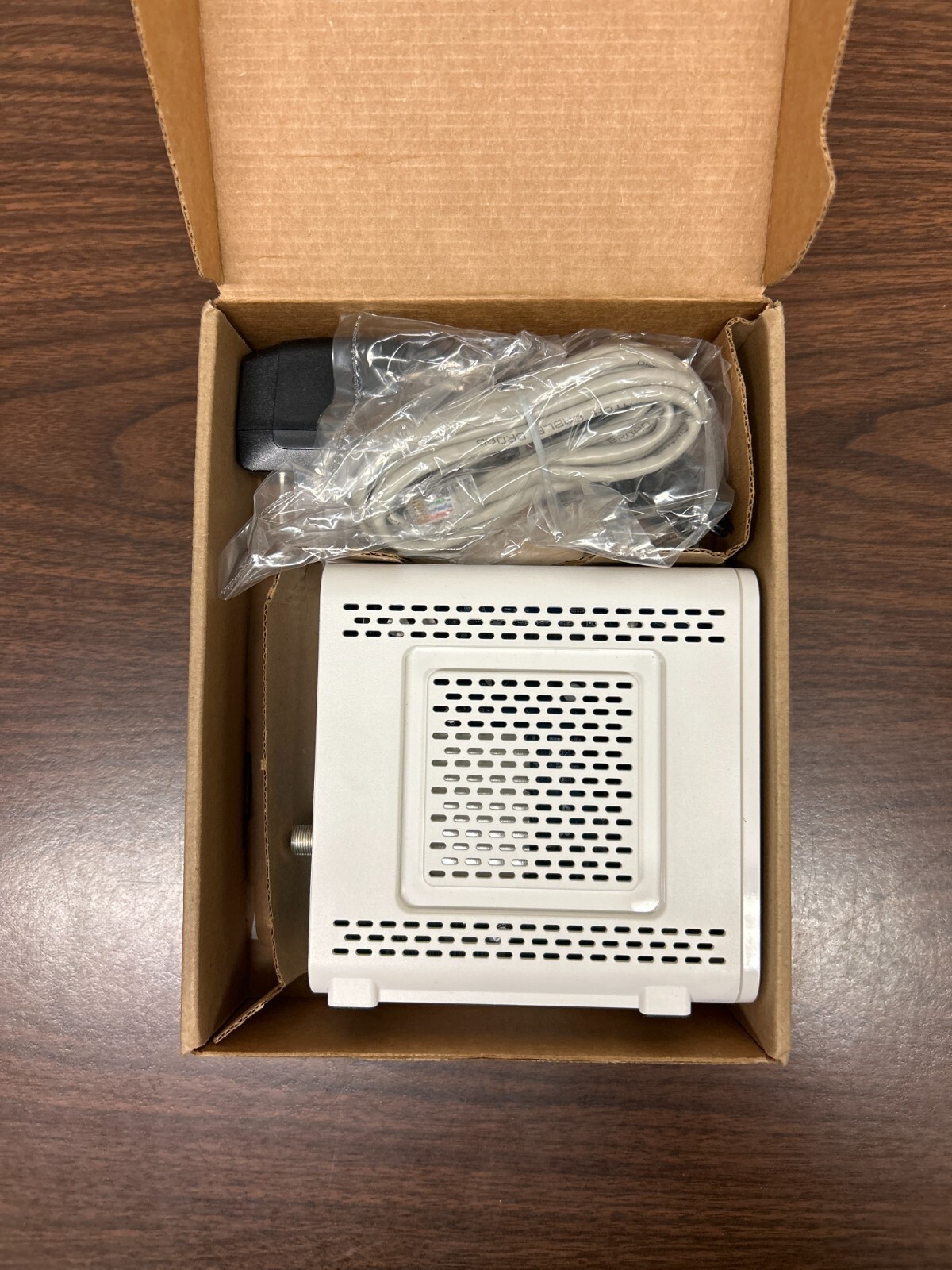 White Arris Docsis 3.0 Surfboard Modem Refurbished Pre-Owned Unit