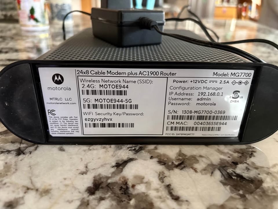 Motorola MG7700 AC1900 Dual-Band DOCSIS 3.0 Cable Modem Router