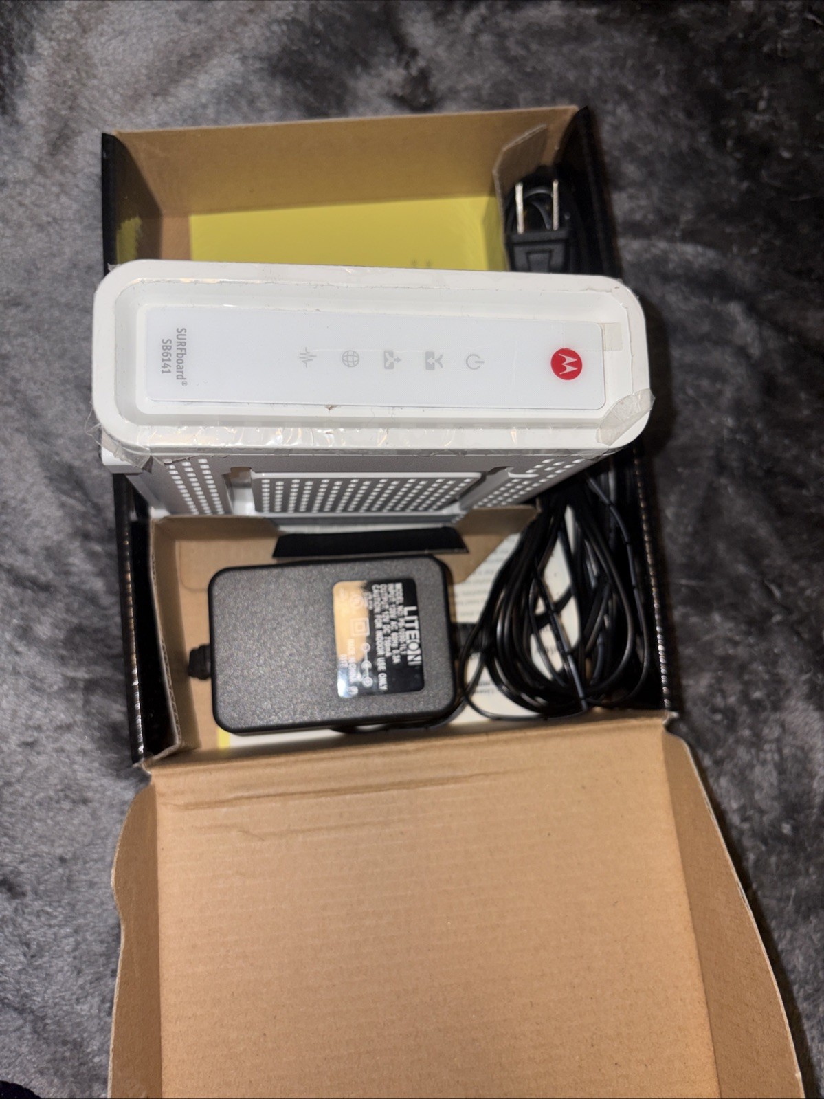 SB6141 Motorola SURFboard WHITE (581902-022-00) 351.23 Mbps