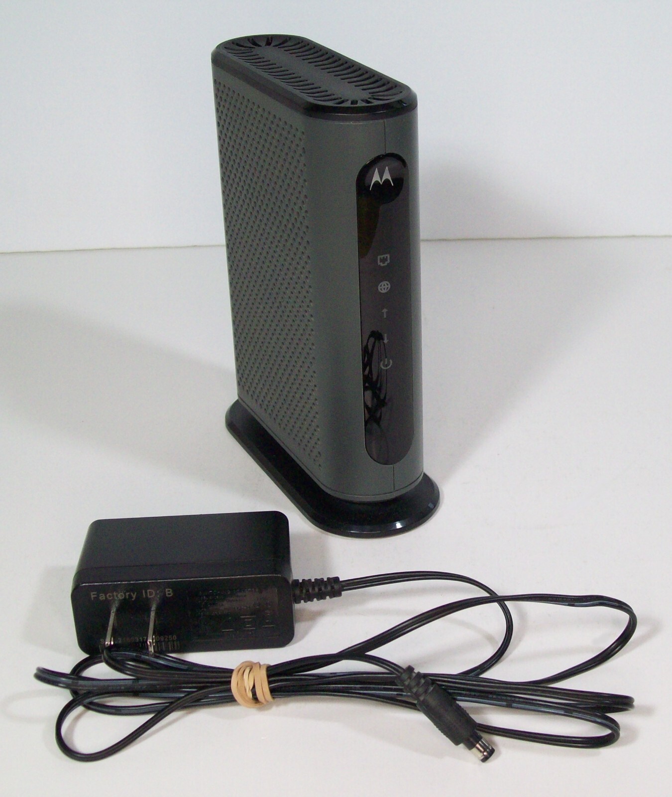 Motorola MB7220 DOCSIS 3.0 Cable Modem 8×4 343 Mbps Working Pull Comcast Xfinity