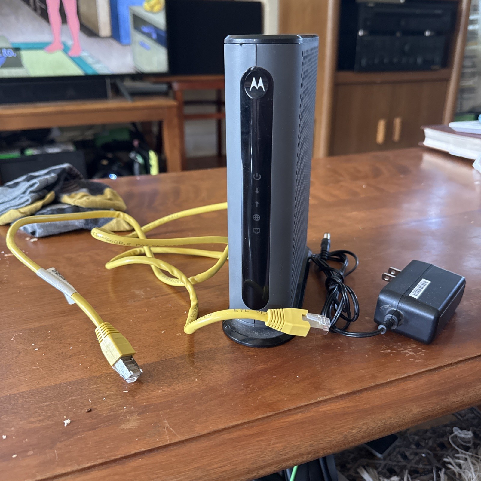Motorola MB8611 DOCSIS 3.1 Multi-Gig Cable Modem 2.5 Gbps 2500 Mbps Max