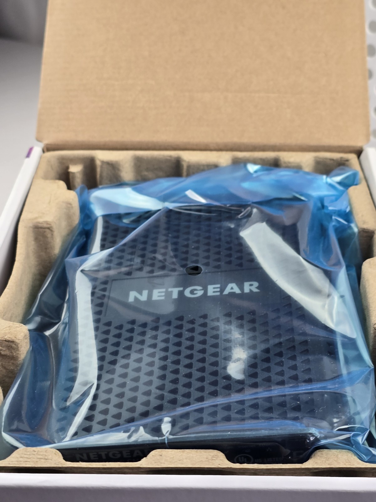 Netgear CM600 Docsis 3.0 Cable Modem. Max Download Speeds Of 960mbps.