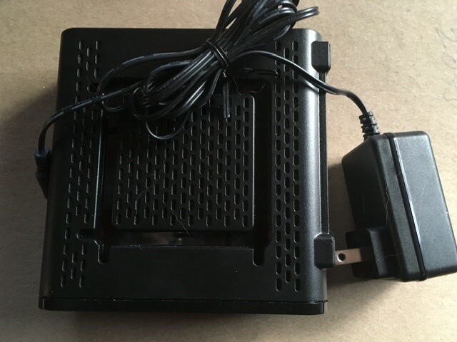 ARRIS SURFboard SB6121 DOCSIS 3.0 Cable Modem 4×4 Motorola with power and cable