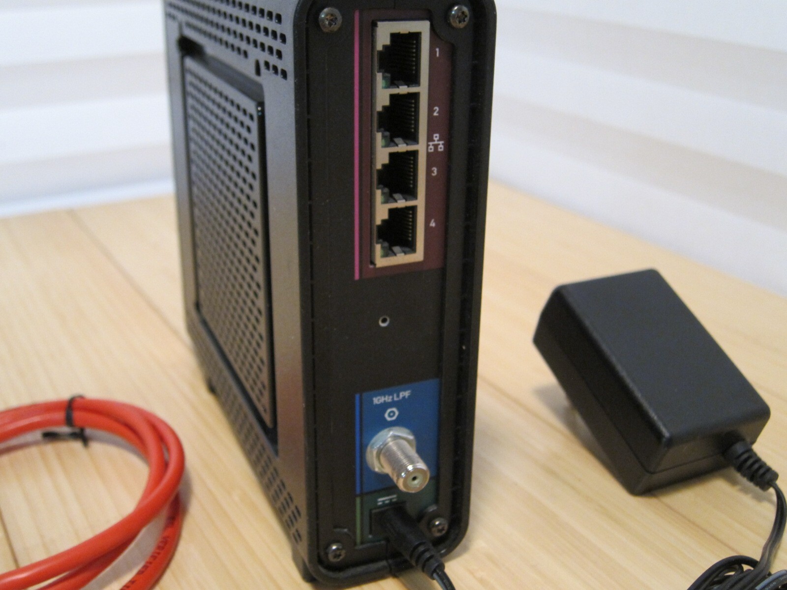 Motorola SBG6580 DOCSIS 3.0 Wireless Cable Modem Router Gateway Comcast Xfinity
