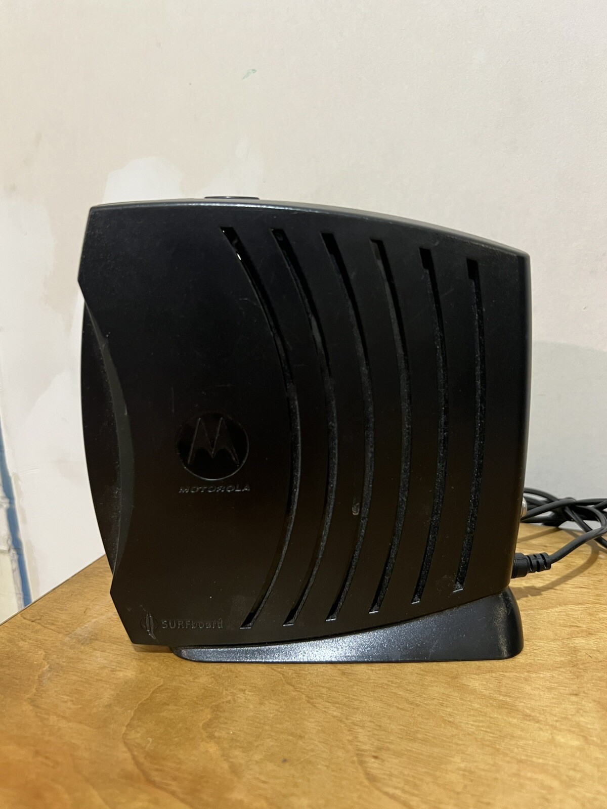 Motorola model SB5120 SurfBoard Cable Modem W/ Power Supply TESTED