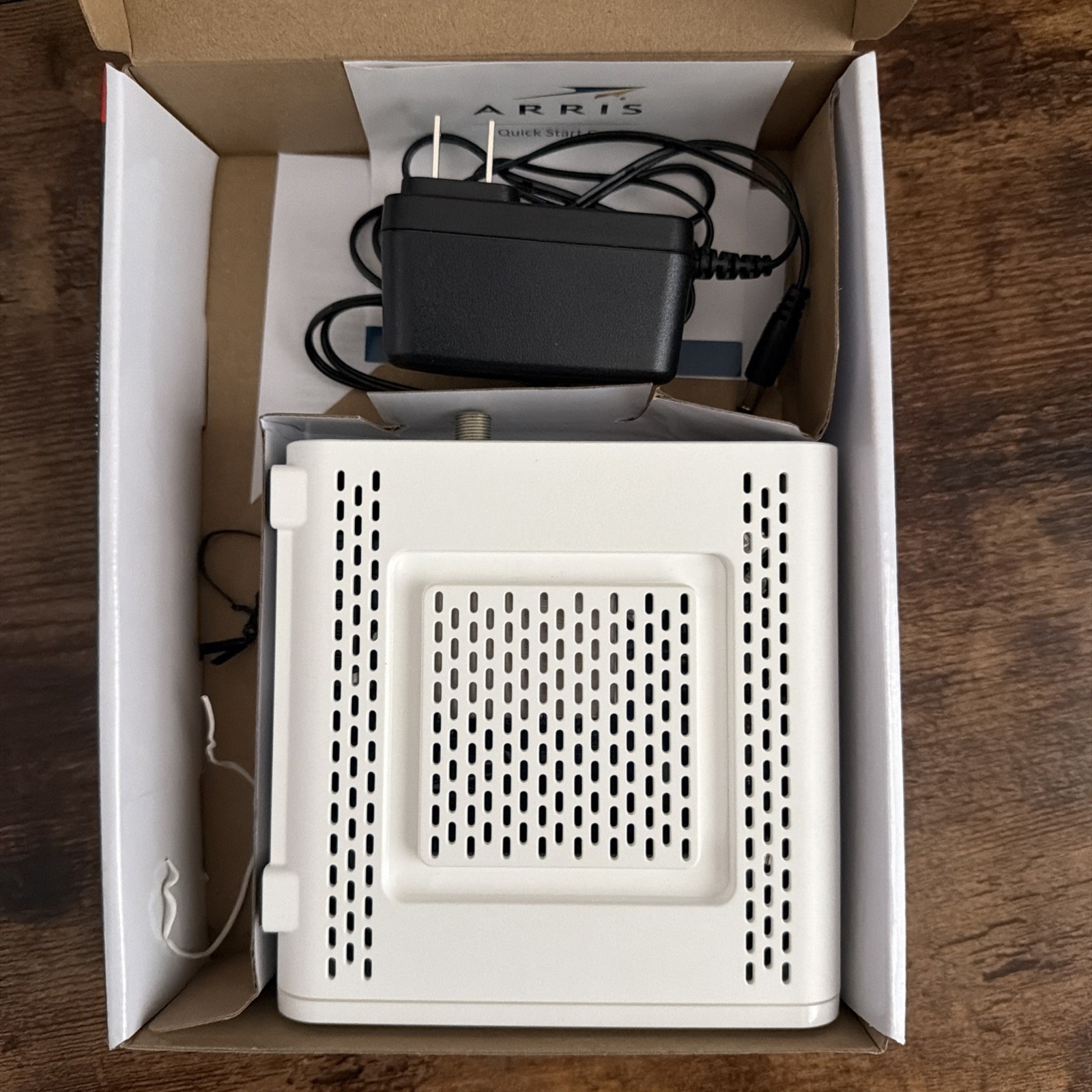 NEW ARRIS White SURFboard SB6190 DOCSIS 3.0 32 x 8 Gigabit Cable Modem, OBN-E2