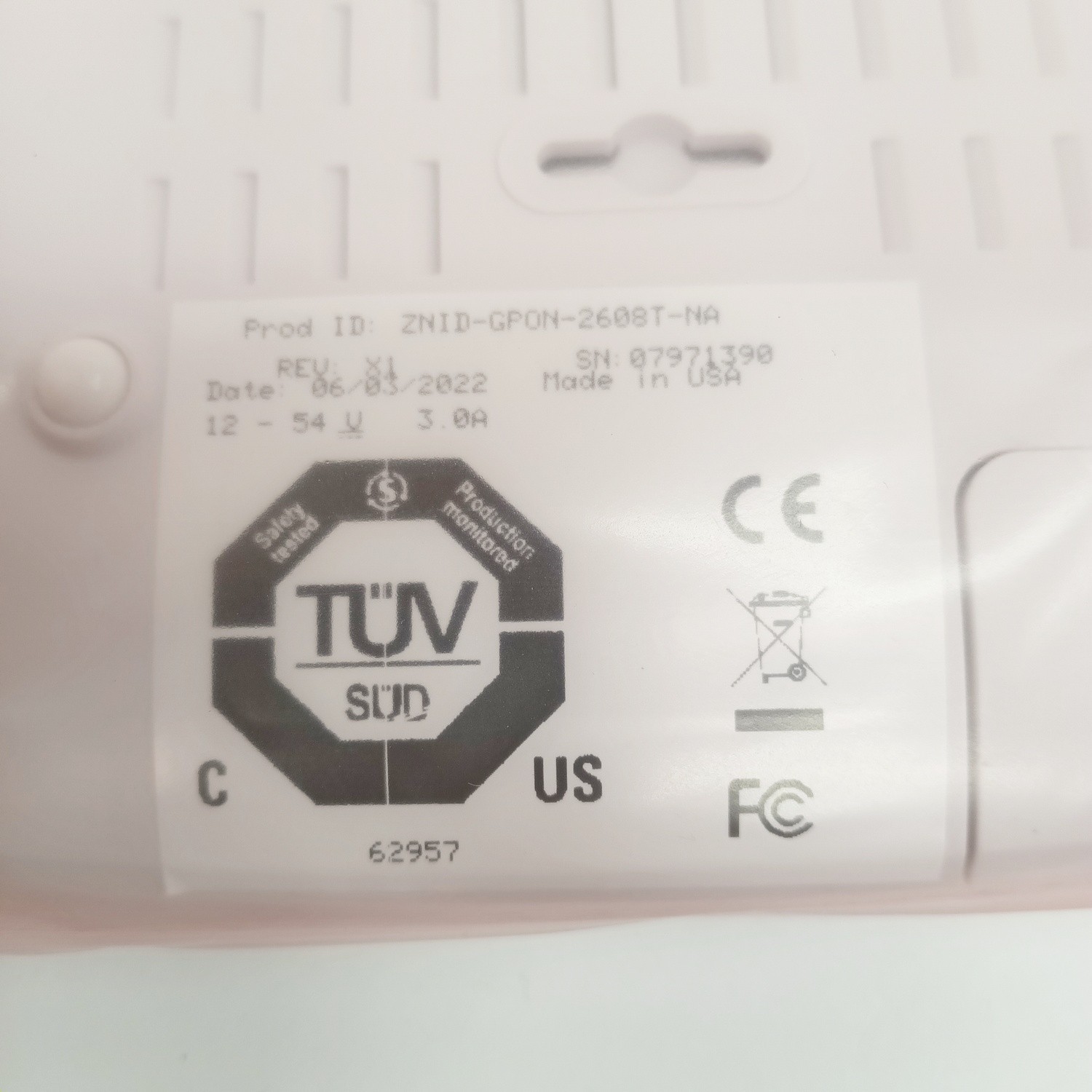DZS ZNID-GPON-2608T-NA GPON ONT, Indoor, 0xPOTS, 8xGE POE