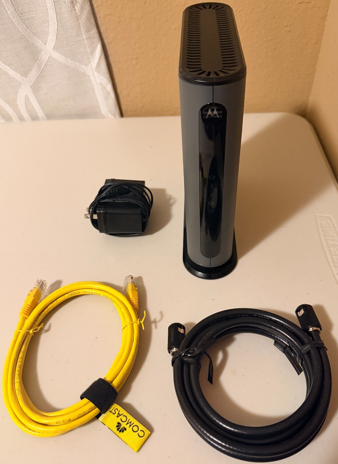 Motorola MB8611 DOCSIS 3.1 Cable Modem 2.5 Gbps – Black (Xfinity, Spectrum, Cox)