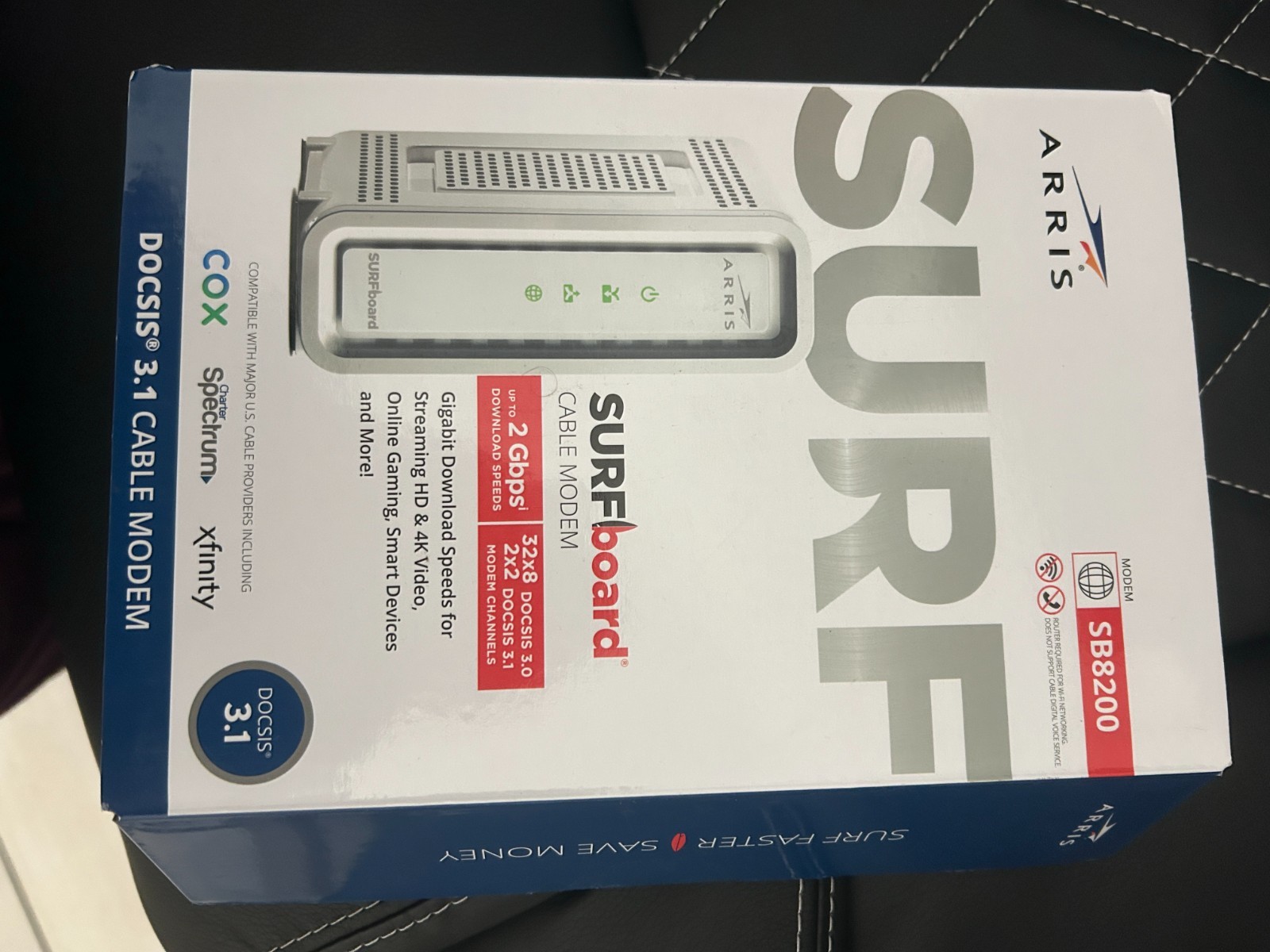 ARRIS SURFboard SB8200 DOCSIS 3.1 10 Gbps Cable Modem