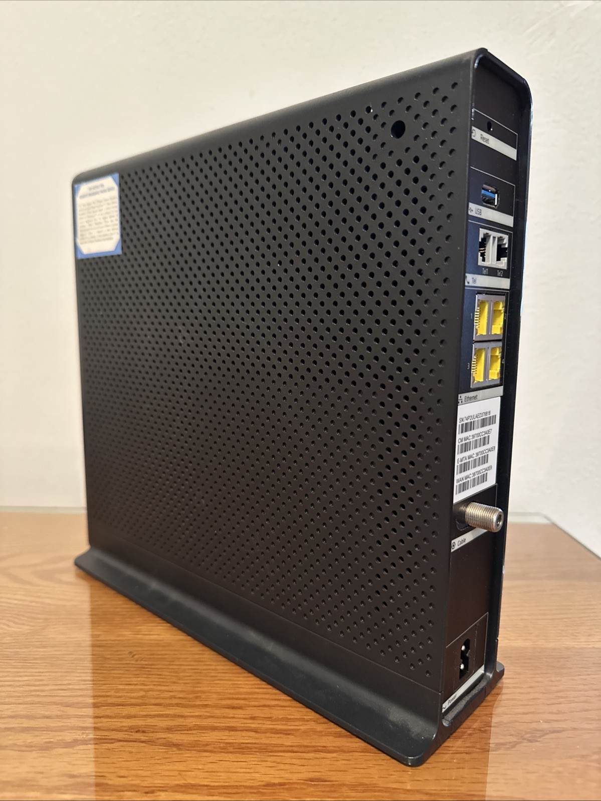 ARRIS Touchstone TG2472G DOCSIS 3.0 Wi-Fi Moca Telephony Cable Modem
