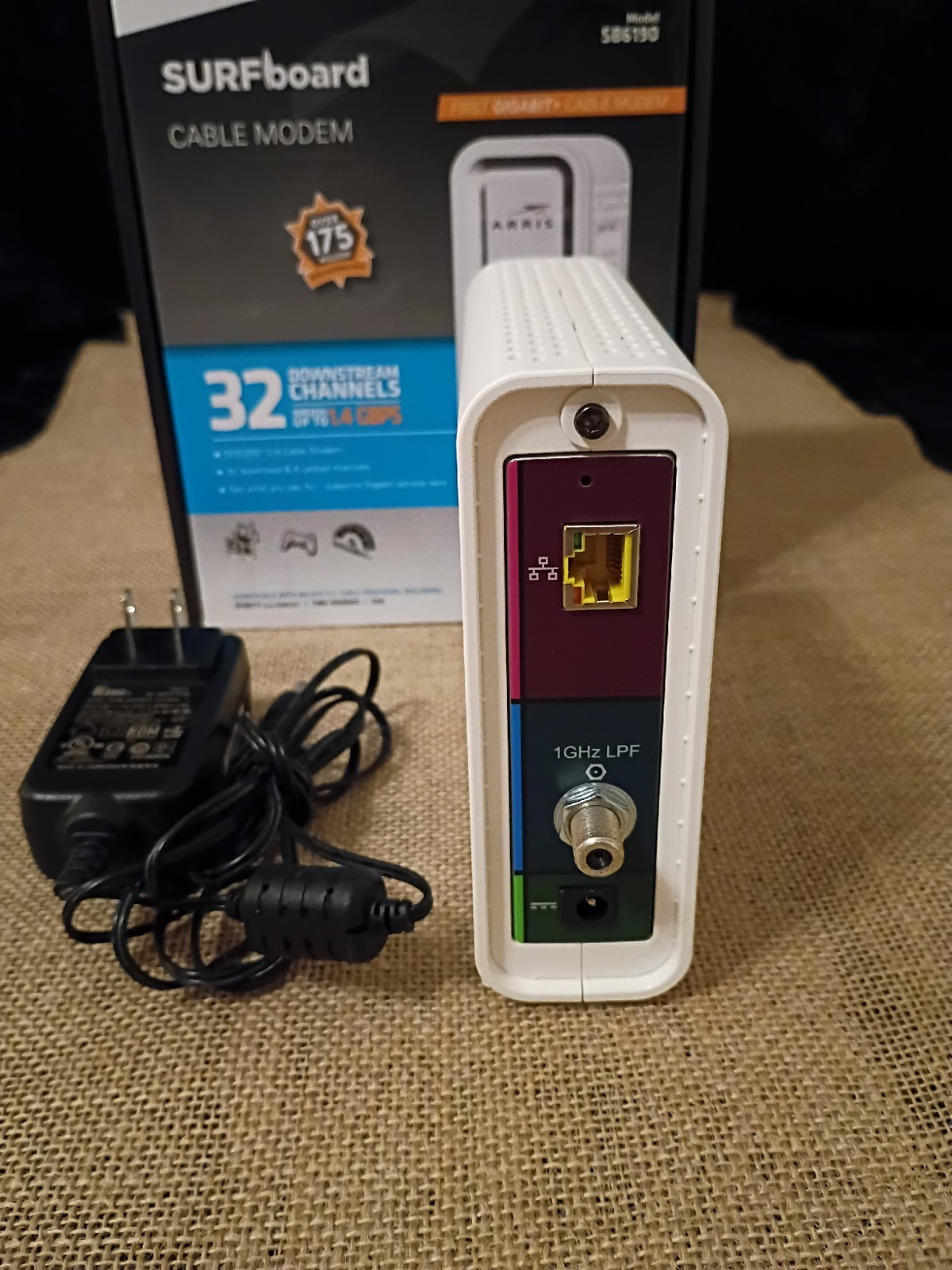 Arris SURFboard SB6190 Cable Modem DOCSIS 3.0 New Open Box Gigabit 32×8 White