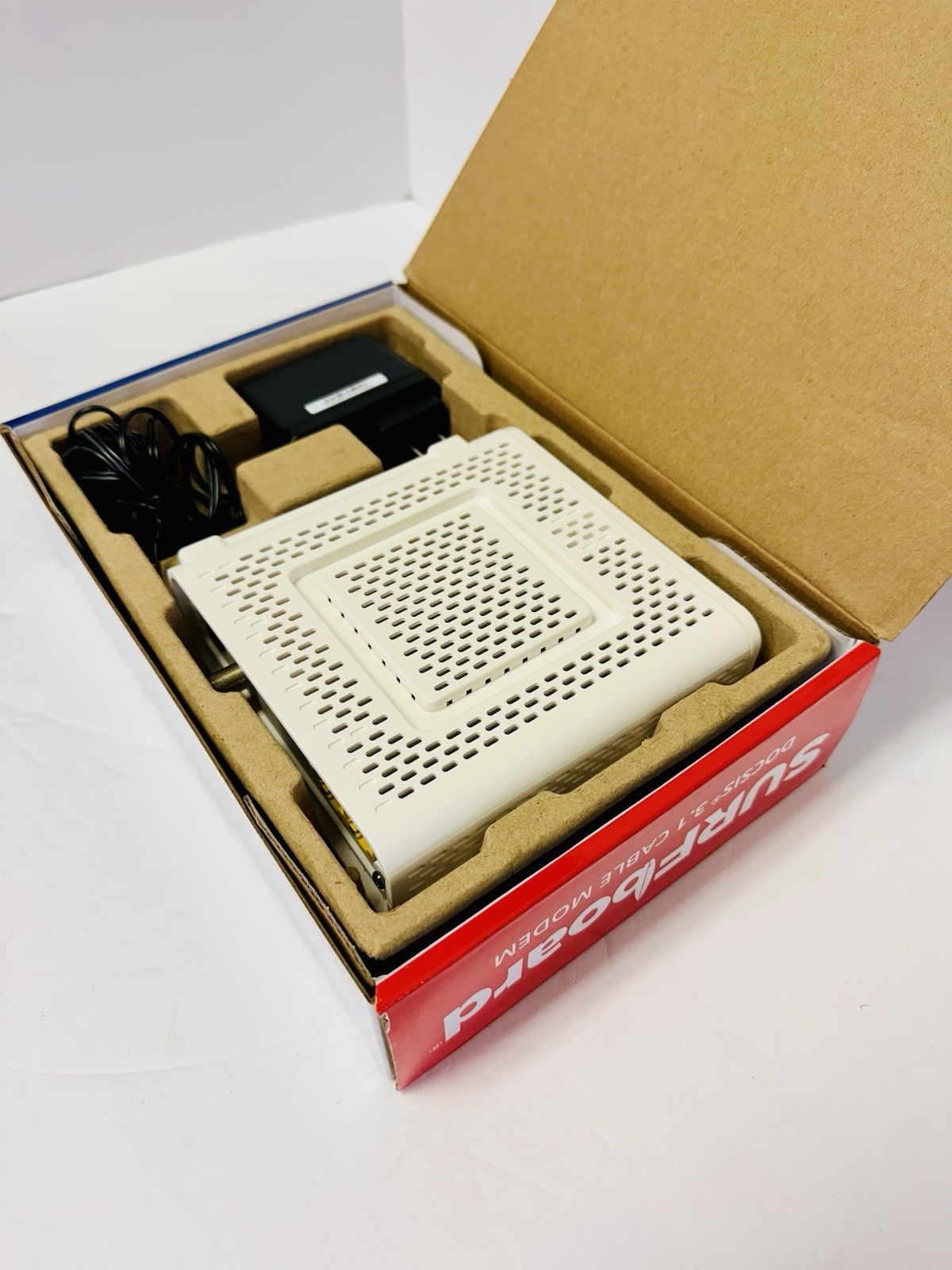 ARRIS SURFBOARD SB8200 DOCSIS 3.1 CABLE MODEM, Works with Xfinity, Cox, Spectrum