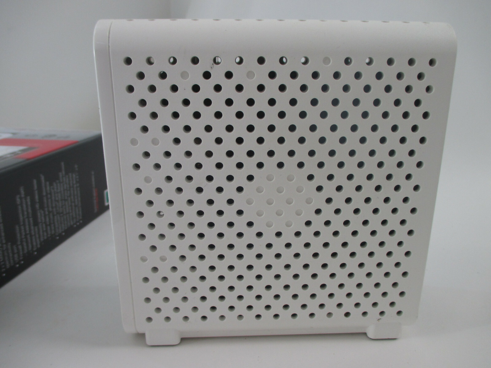 ARRIS SURFboard SBG6400 8×4 DOCSIS 3.0 Cable Modem / N300 Wi-Fi Router w/ power