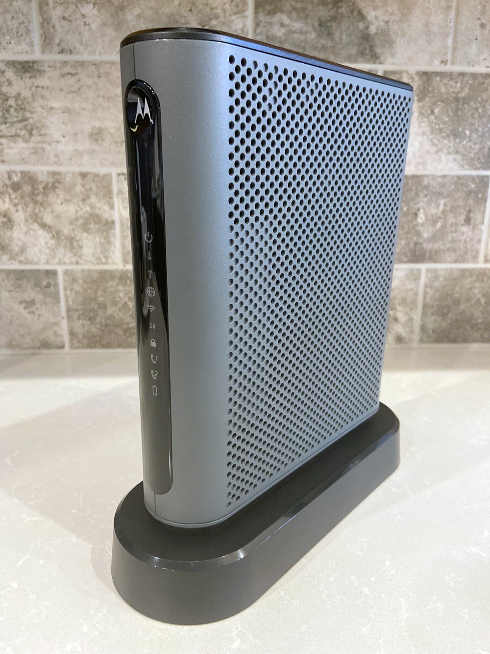Motorola MT7711 24X8 Cable Modem/Router with Two Phone Ports, DOCSIS 3.0 Modem,
